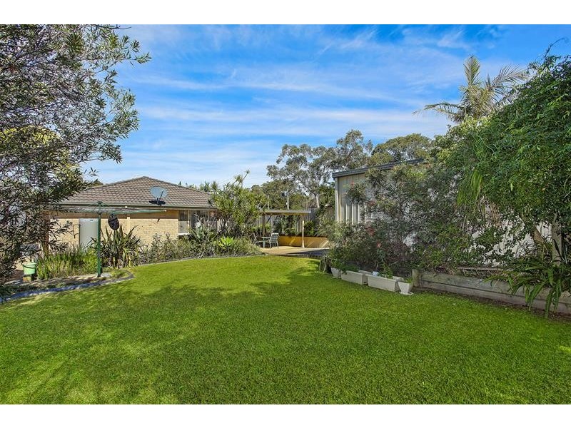 2 Chisholm Avenue, Lake Munmorah NSW 2259