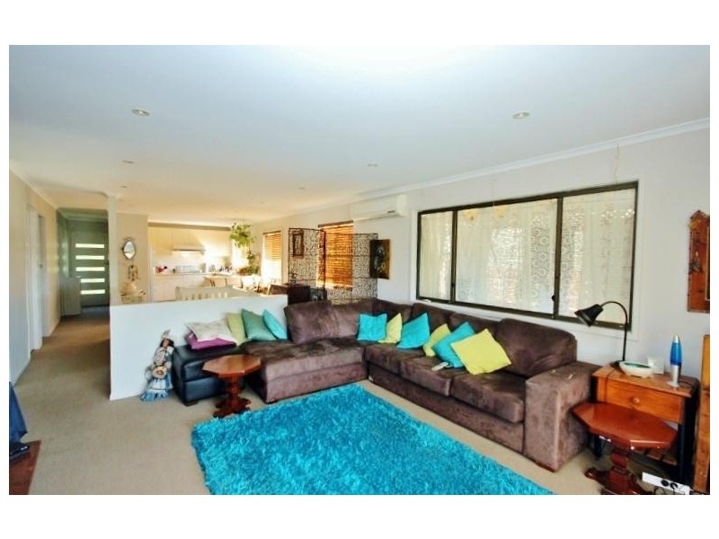 51 Winbin Crescent, Gwandalan NSW 2259