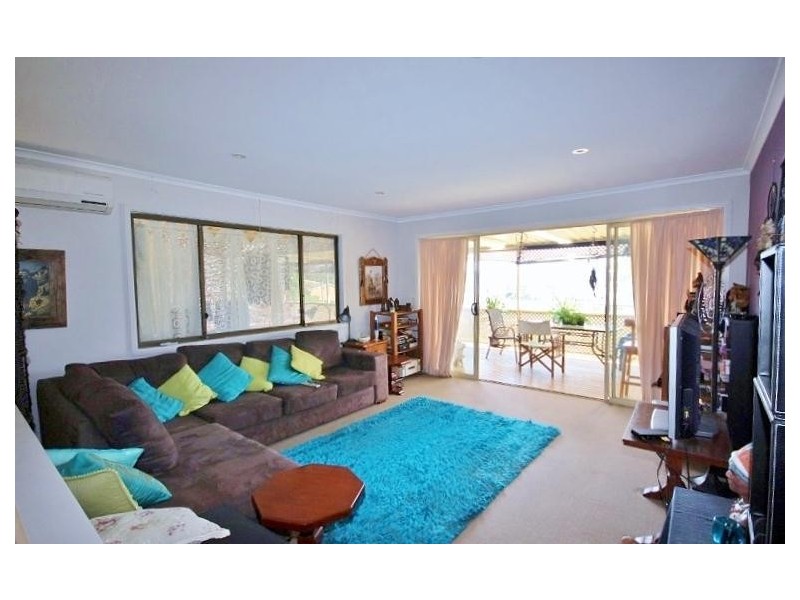 51 Winbin Crescent, Gwandalan NSW 2259