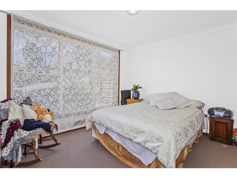 7 Eliot Street, Mannering Park NSW 2259