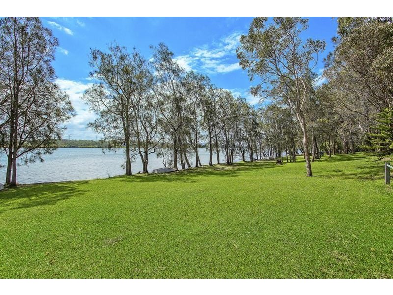 7 Eliot Street, Mannering Park NSW 2259