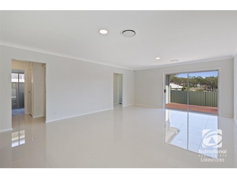 1 Mornington Circuit, Gwandalan NSW 2259