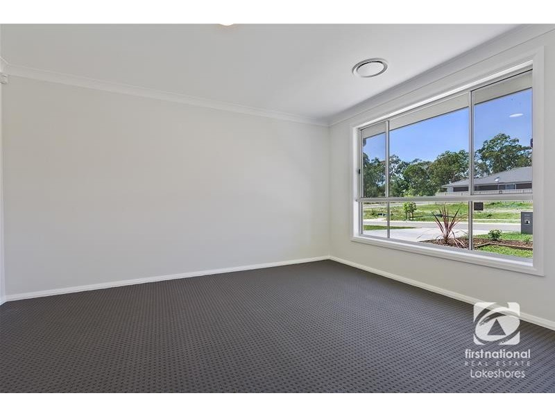 1 Mornington Circuit, Gwandalan NSW 2259