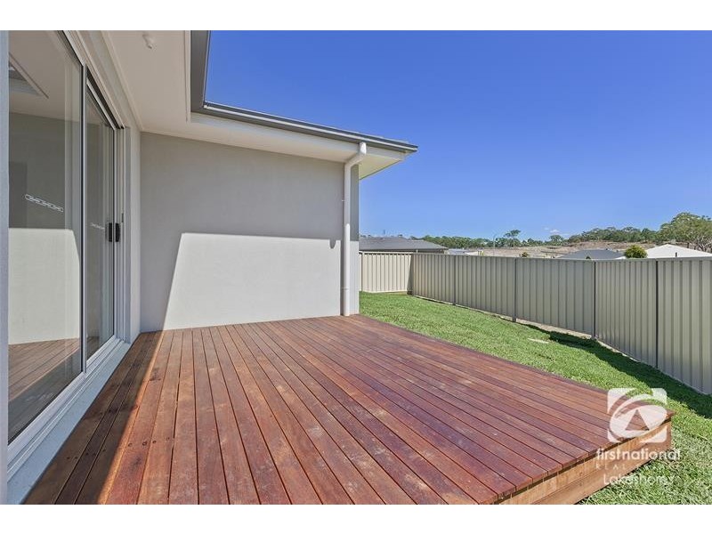 1 Mornington Circuit, Gwandalan NSW 2259
