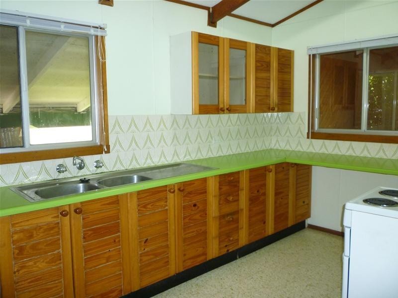 42 Spencer Street, Mannering Park NSW 2259