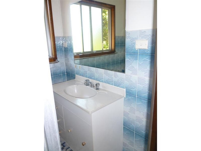 42 Spencer Street, Mannering Park NSW 2259