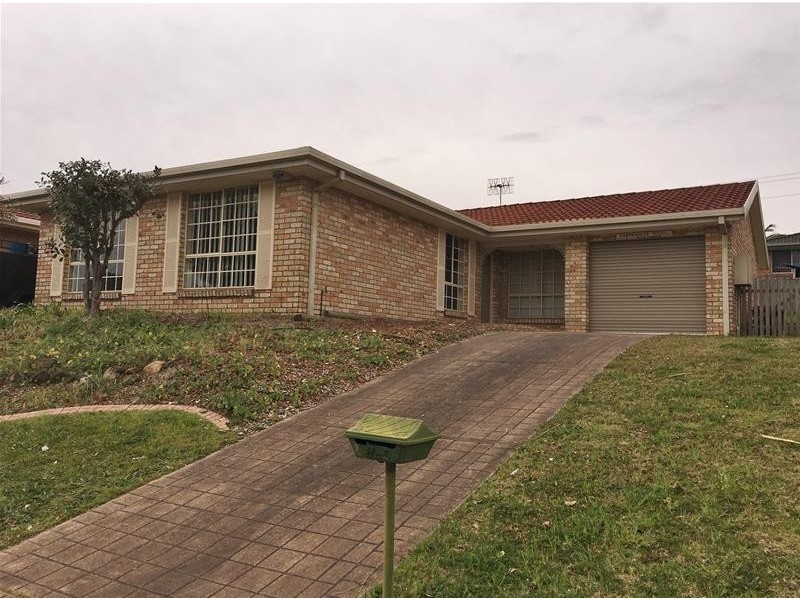 3 Elm Place, Blue Haven NSW 2262