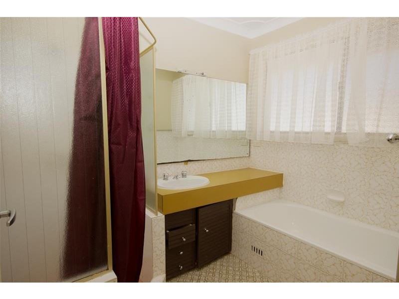 33 Anembo Avenue, Summerland Point NSW 2259