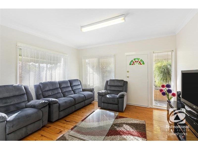 20 Omega Avenue, Summerland Point NSW 2259