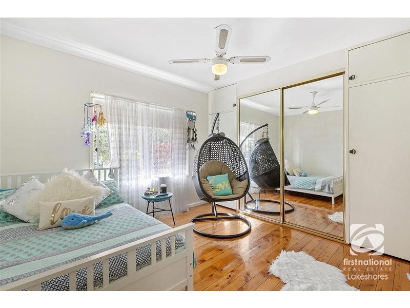 20 Omega Avenue, Summerland Point NSW 2259