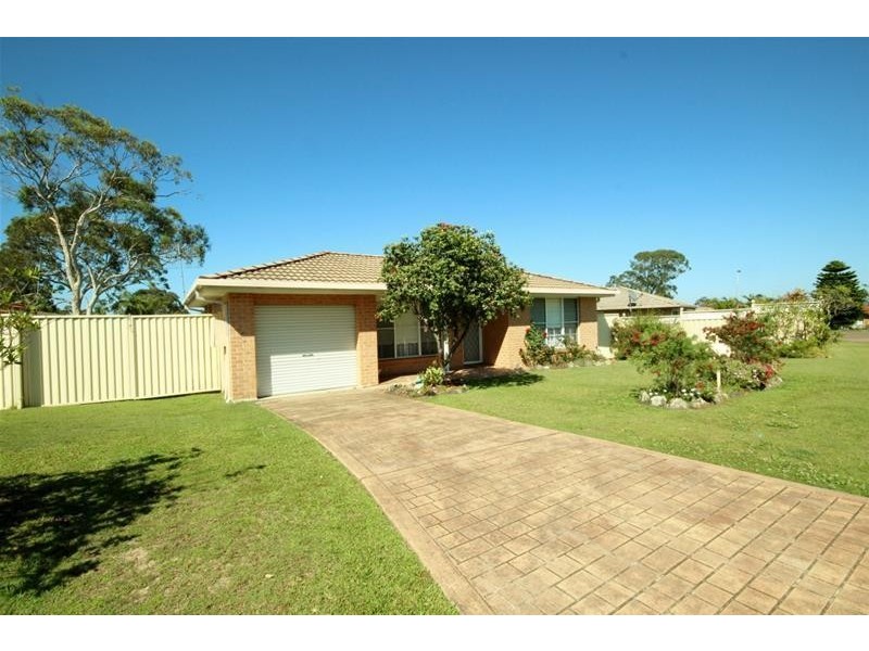 17 Parton Close, Buff Point NSW 2262