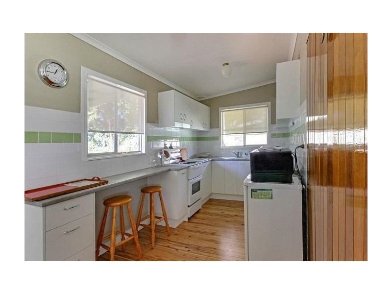 4 Bambara Avenue, Summerland Point NSW 2259