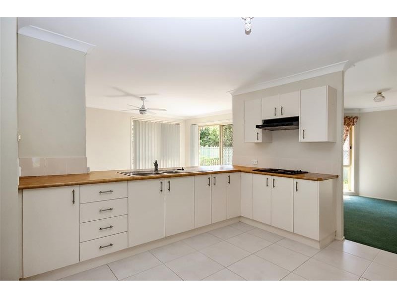 4 Cheryl Street, Mannering Park NSW 2259