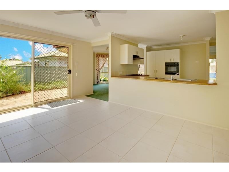 4 Cheryl Street, Mannering Park NSW 2259