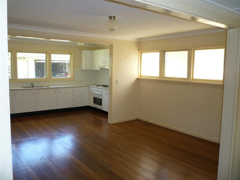 47 Dunvegan Street, Mannering Park NSW 2259