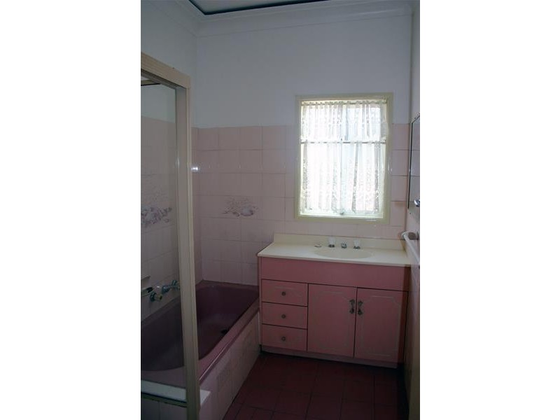 56 Vales Road, Mannering Park NSW 2259