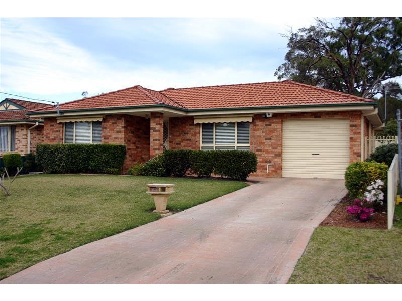 15 Warrina Avenue, Summerland Point NSW 2259