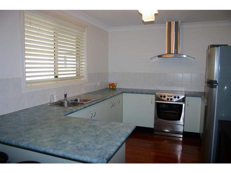 15 Warrina Avenue, Summerland Point NSW 2259