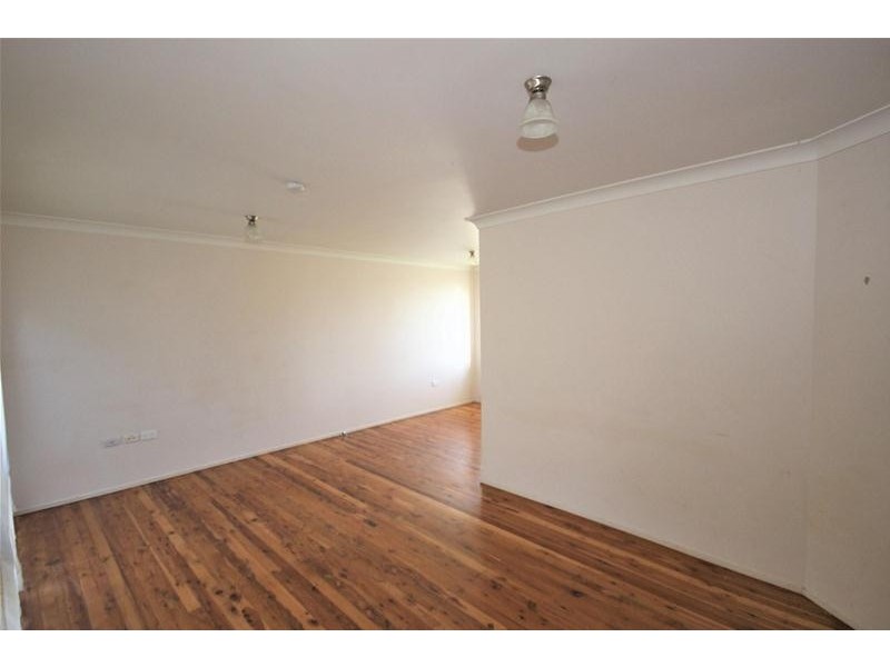 12 Griffith Street, Mannering Park NSW 2259