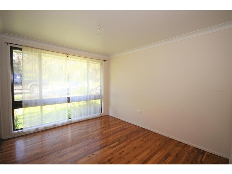 12 Griffith Street, Mannering Park NSW 2259