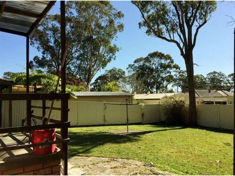 12 Griffith Street, Mannering Park NSW 2259