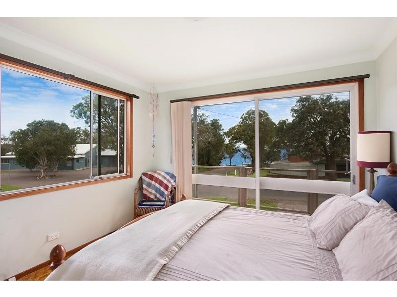 1 Kamilaroo Avenue, Lake Munmorah NSW 2259