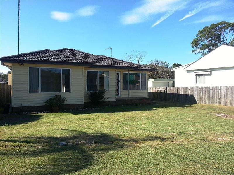 30 Jones Avenue, Toukley NSW 2263