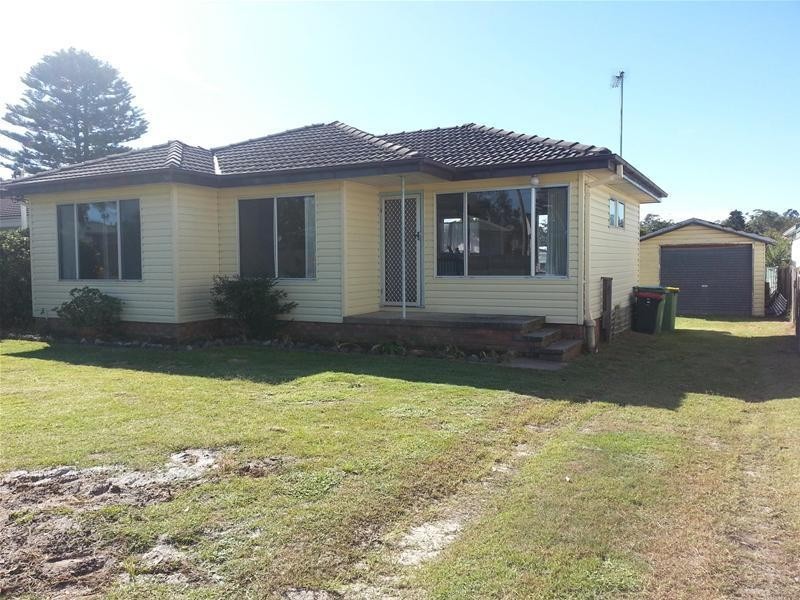 30 Jones Avenue, Toukley NSW 2263