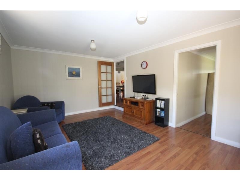 5 Warwick Avenue, Mannering Park NSW 2259