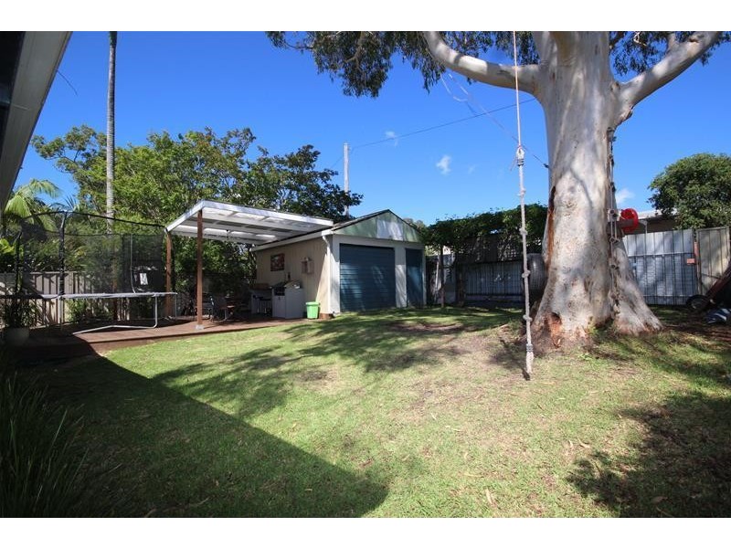 5 Warwick Avenue, Mannering Park NSW 2259