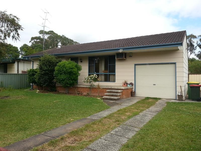 35 Warwick Avenue, Mannering Park NSW 2259