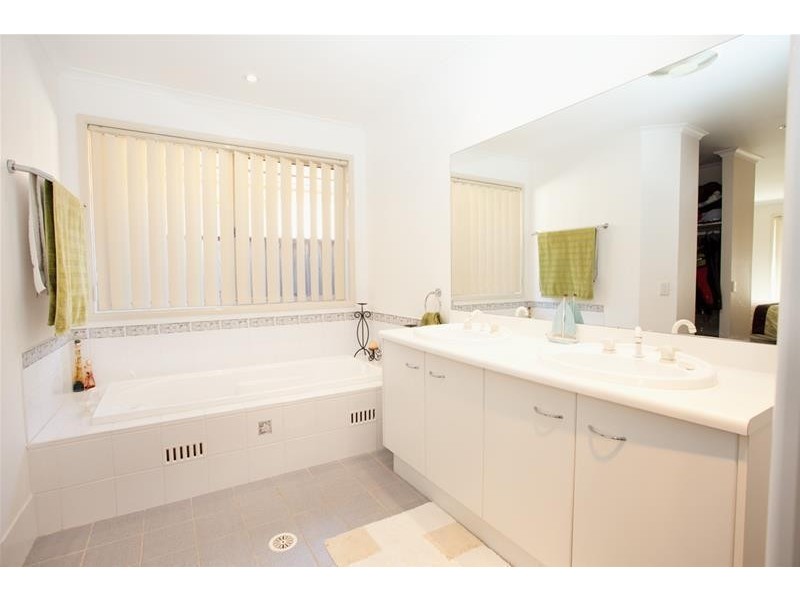 14 Boat Harbour Road, Summerland Point NSW 2259