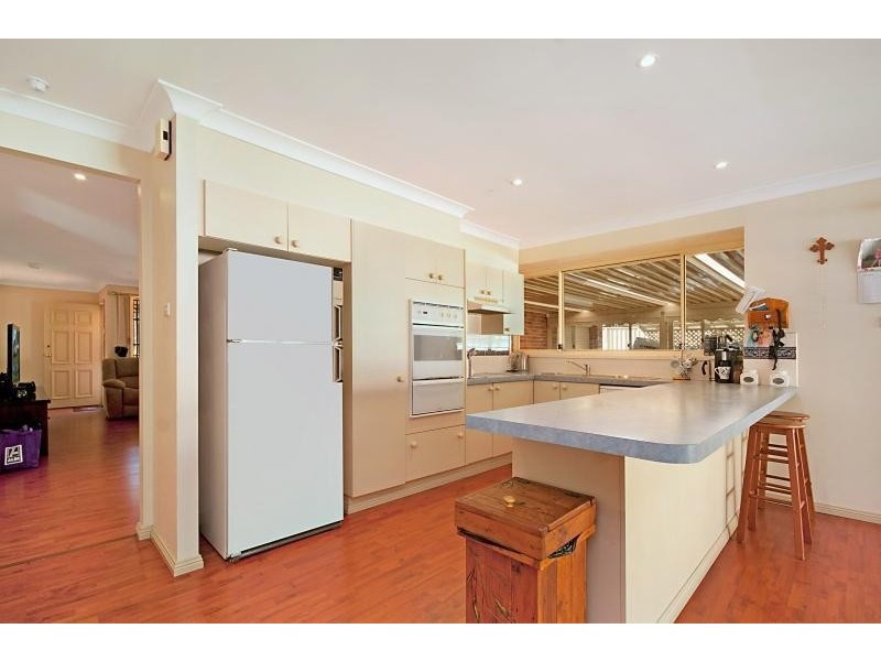 12 Anchorage Circle, Summerland Point NSW 2259