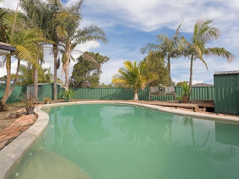 17  St Lawrence Avenue, Blue Haven NSW 2262