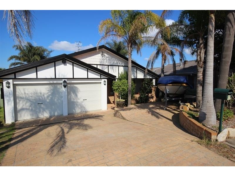 17  St Lawrence Avenue, Blue Haven NSW 2262