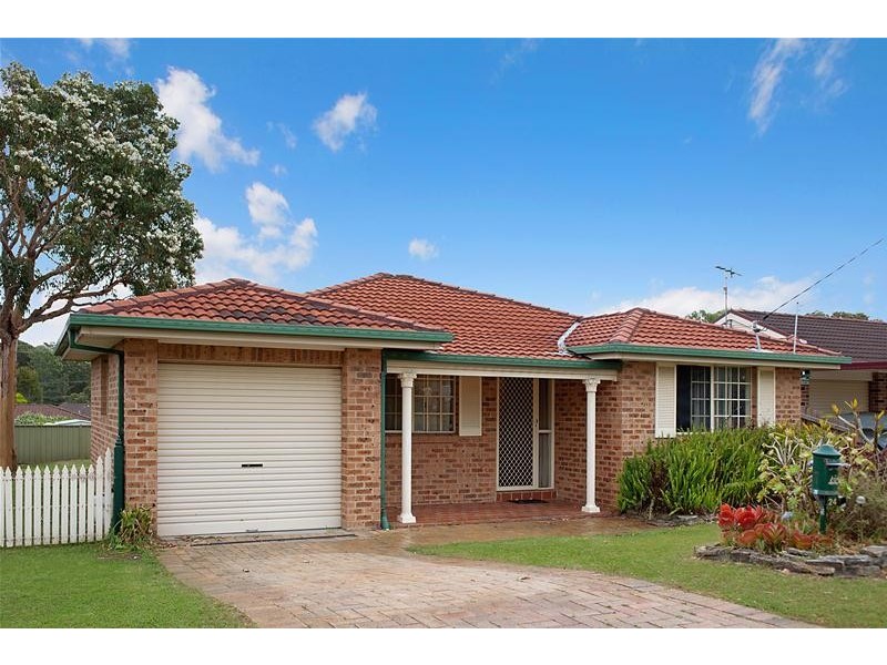 24 Scenic Circle, Budgewoi NSW 2262