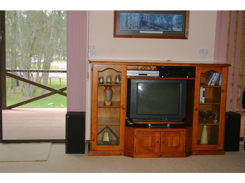 5 Kullaroo  Road, Summerland Point NSW 2259