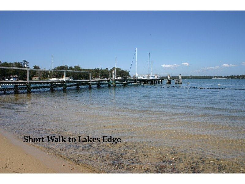 14 Barclay Avenue, Mannering Park NSW 2259