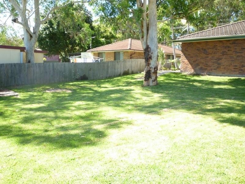 68 Griffith Street, Mannering Park NSW 2259