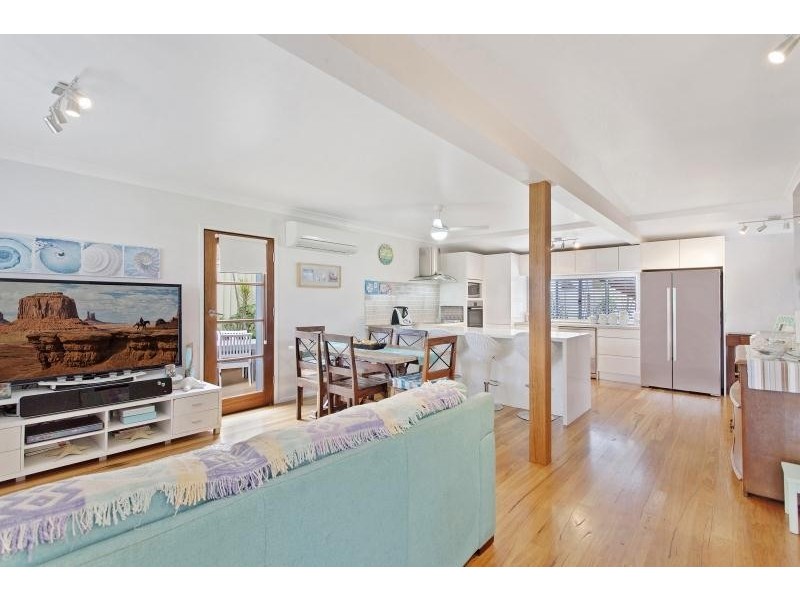 11 Goorawin Street, Gwandalan NSW 2259