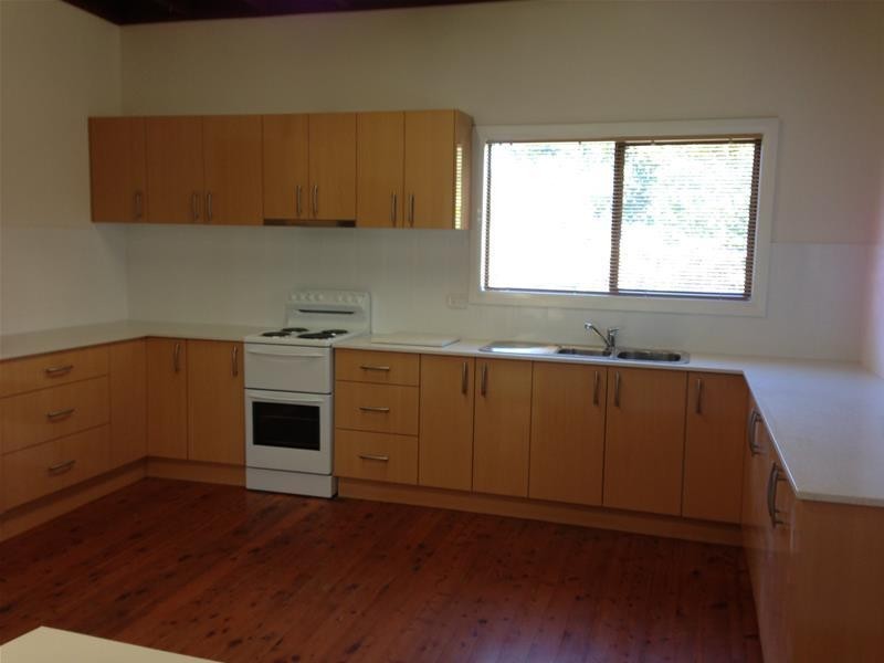 10 Scott Road, Mannering Park NSW 2259