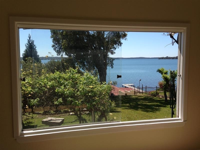 10 Scott Road, Mannering Park NSW 2259