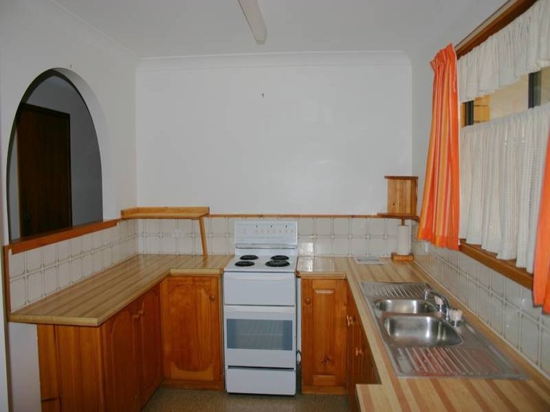 154 Cams Boulevard, Summerland Point NSW 2259