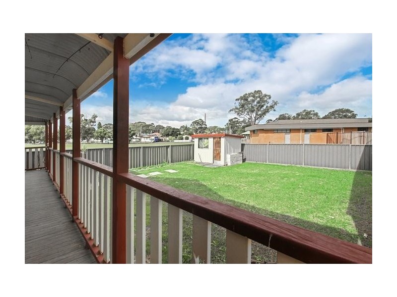 3 Cheryl Street, Mannering Park NSW 2259
