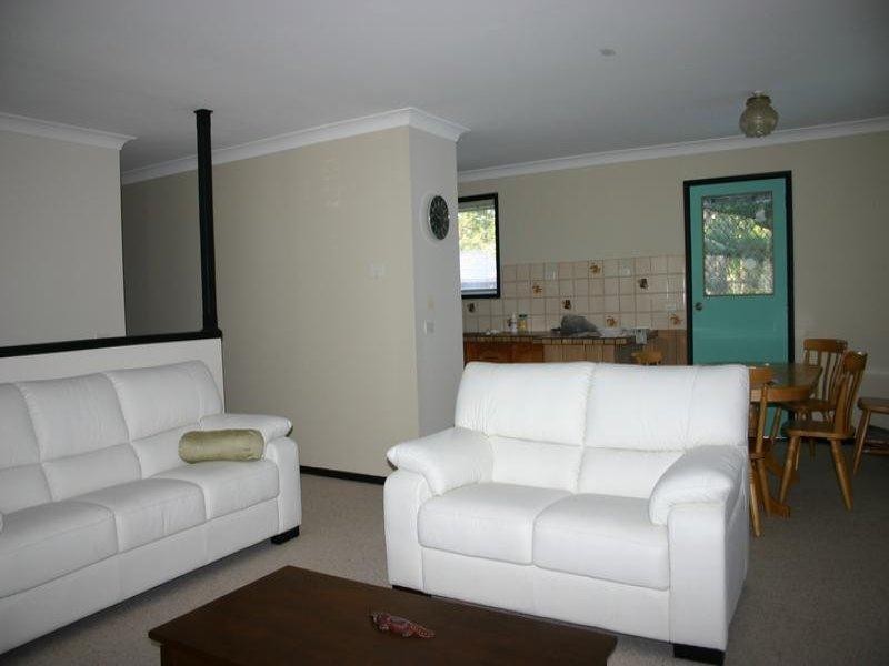 2 Cudgee Avenue, Summerland Point NSW 2259