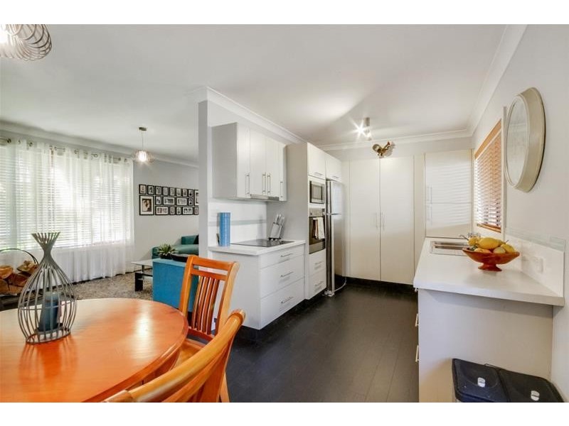 41 Catherine Street, Mannering Park NSW 2259