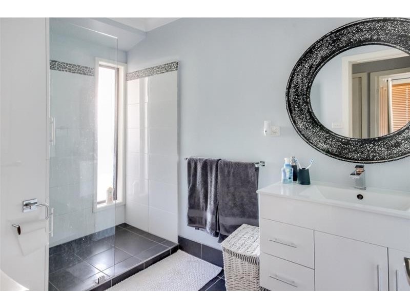 41 Catherine Street, Mannering Park NSW 2259