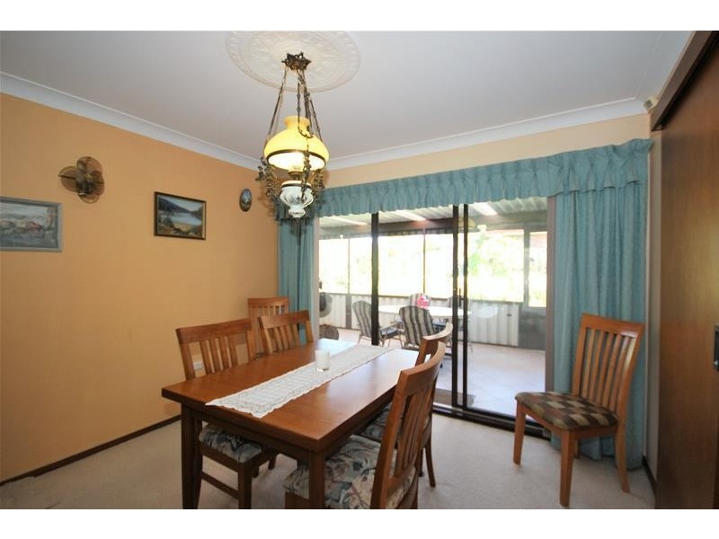 1 Harwood Close, Mannering Park NSW 2259