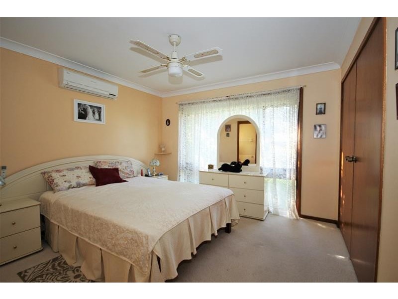 1 Harwood Close, Mannering Park NSW 2259