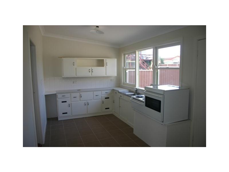 55 Vales Road, Mannering Park NSW 2259